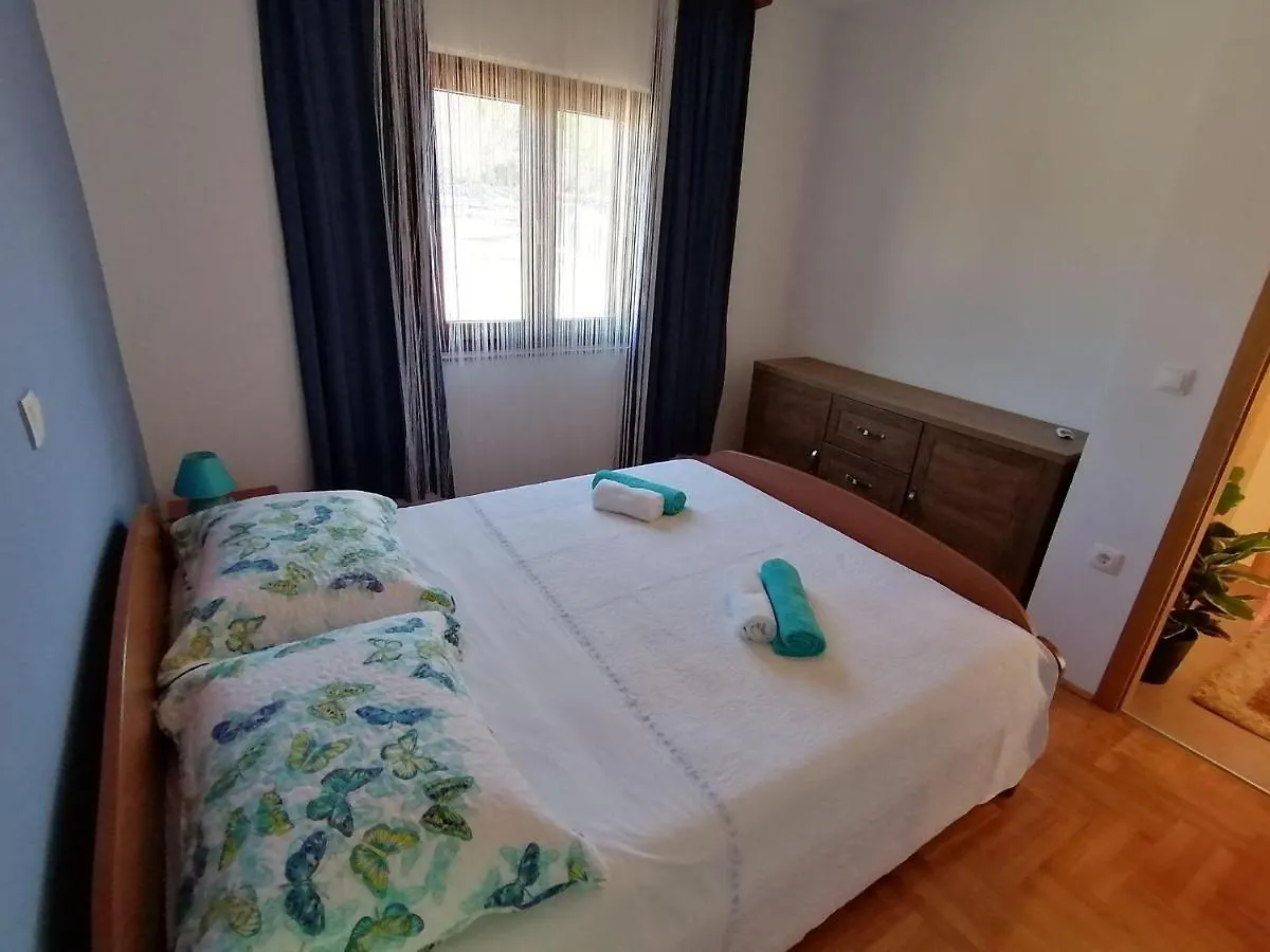 Ferienwohnung-Roncevic-Nur-50-M-Vom-Meer Maslenica Chorvatsko