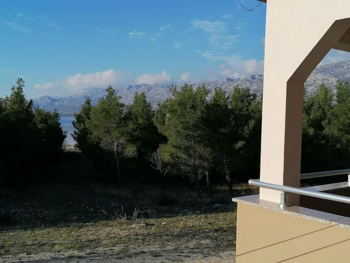 Ferienwohnung-Roncevic-Nur-50-M-Vom-Meer Maslenica Apartmán