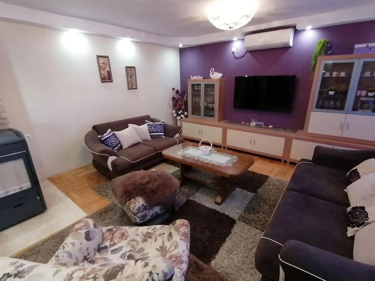 Ferienwohnung-Roncevic-Nur-50-M-Vom-Meer Maslenica Apartment