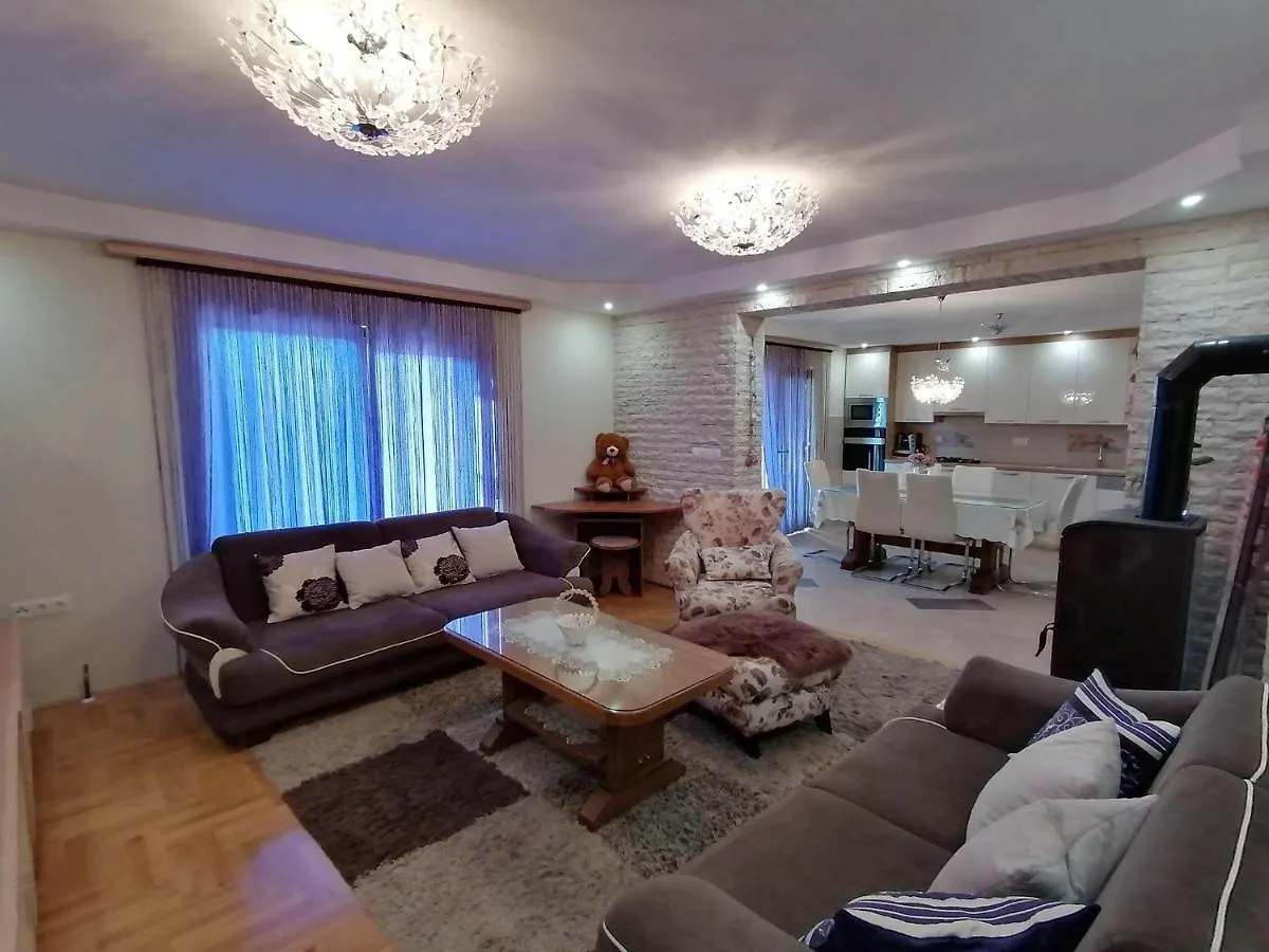 Apartment Ferienwohnung-Roncevic-Nur-50-M-Vom-Meer Maslenica